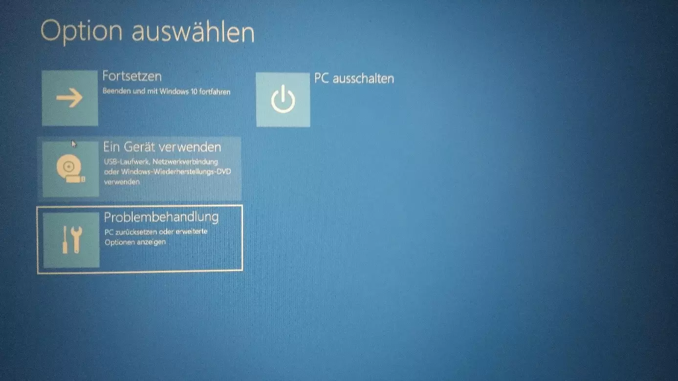 Screenshot Windows 10 UEFI – Option auswählen