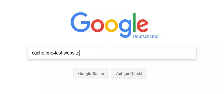 Suchleiste von Google mit dem eingegebenen Befehl, um eine Website aus dem Cache der Suchmaschine zu laden